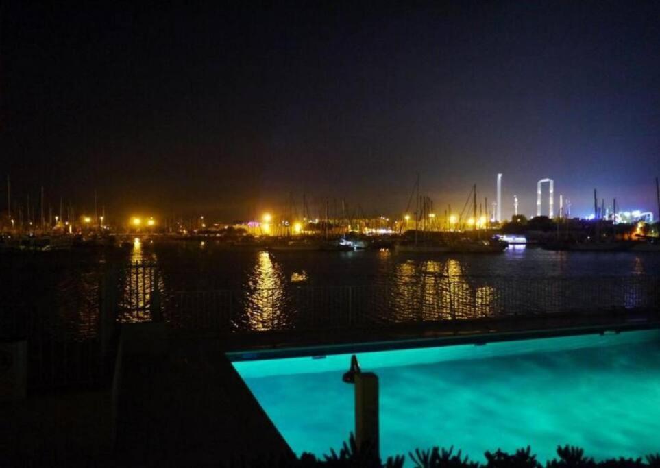 Appartement Avec Balcon, Vue Mer, Piscine, Parking Agde Eksteriør billede